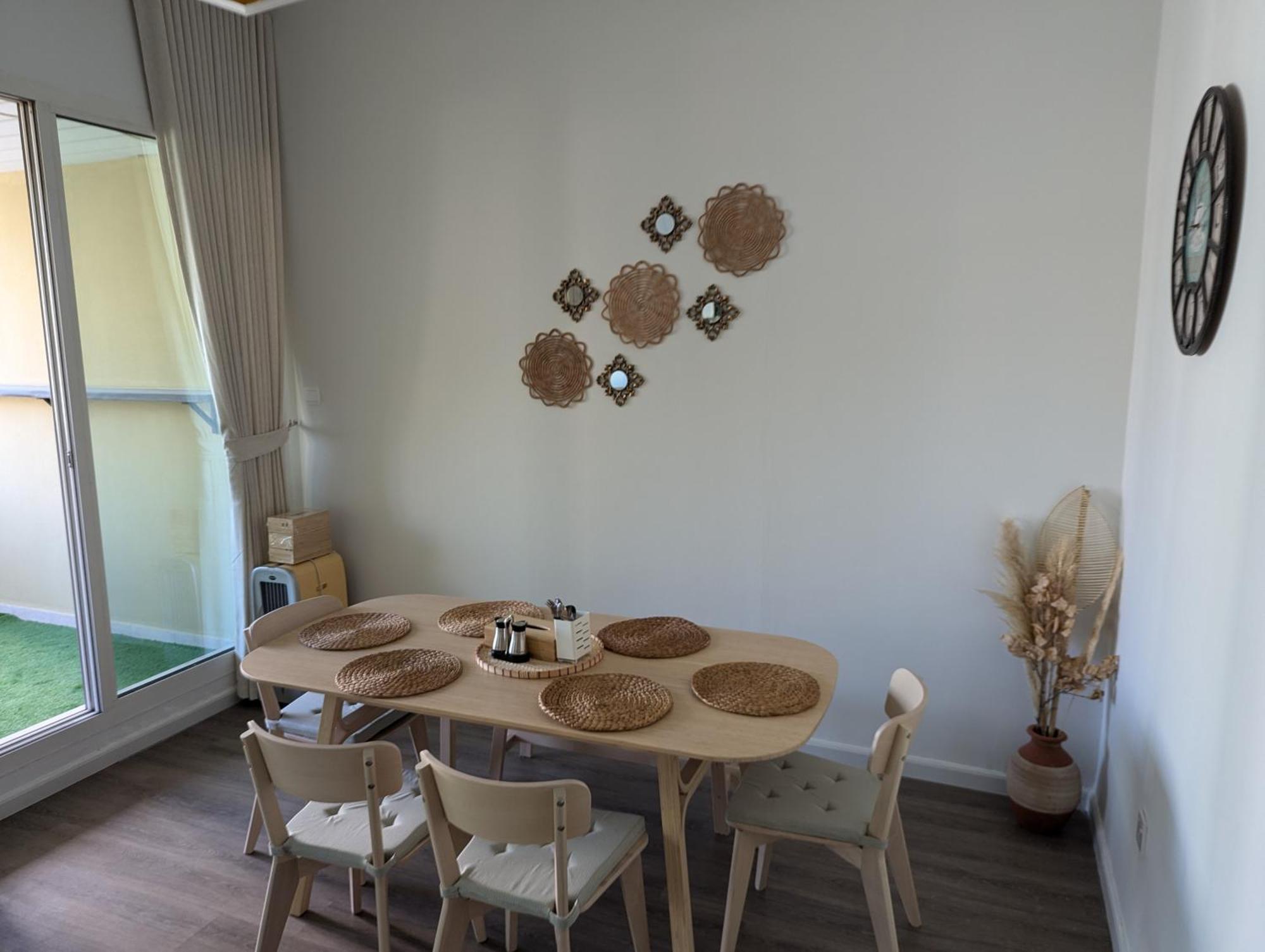 Apartment Stunning 2br With Full Marina View *